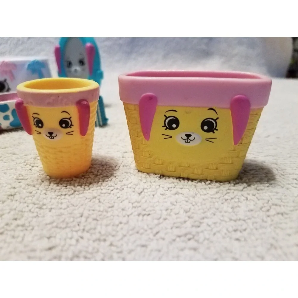 Lot‎ 9 items Shopkins Ice cream parlor and kitty dinner party